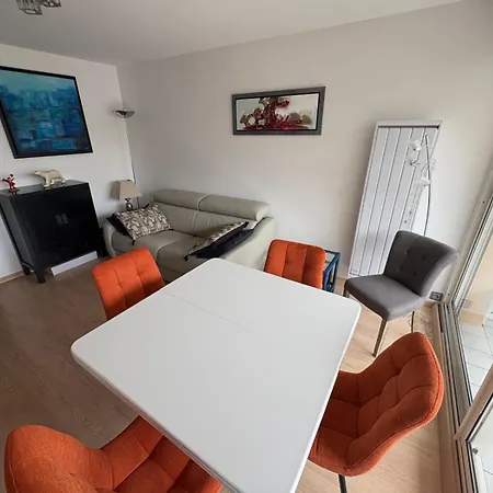 Avec Balcon Plein Sud Et Apercu Au Coeur Du Touquet-paris-plage * Le Touquet